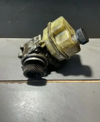 Mazda 6 Power steering pump 