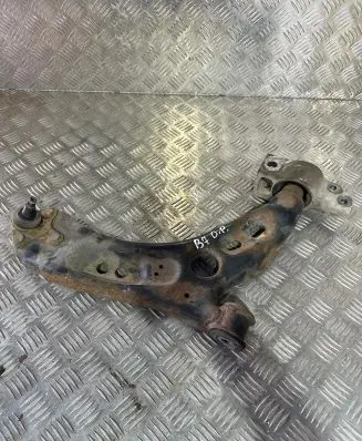 Volkswagen PASSAT B7 Front lower control arm/wishbone