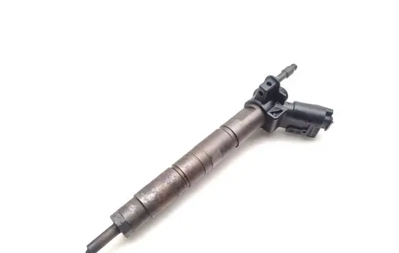 BMW 1 E81 E87 Fuel injector 7797877 0445116001