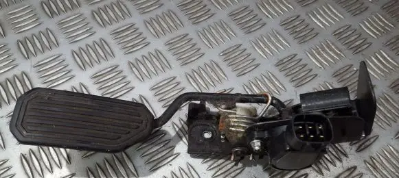 Toyota Avensis T250 Accelerator throttle pedal