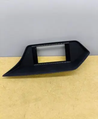 Radio/GPS head unit trim
