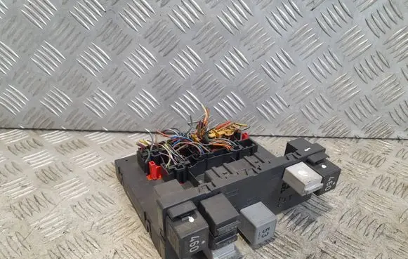 Volkswagen Touran I Comfort/convenience module 3C8937049D F005V00744 H54S2602