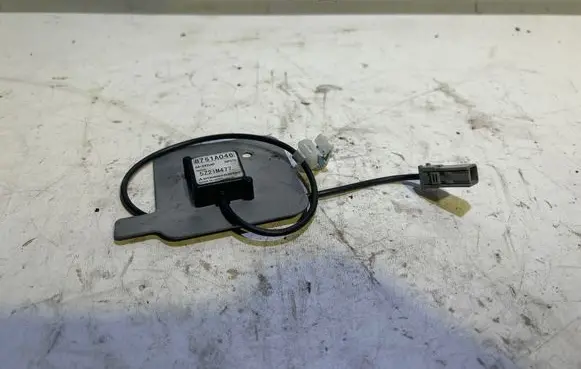 Mitsubishi Outlander Aerial GPS antenna 8751A046 3AP270 5Z21M477