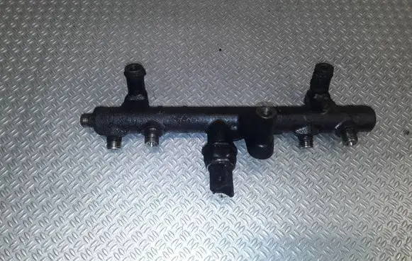 Peugeot 407 Fuel main line pipe 