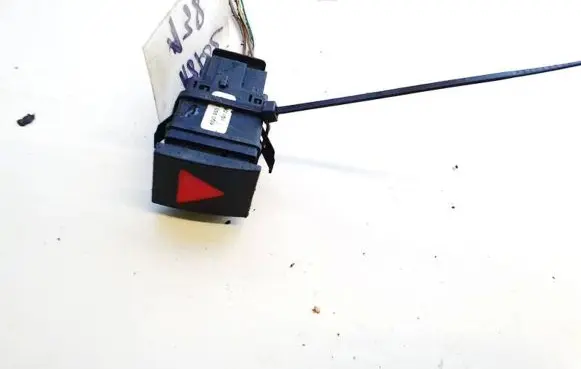 Volkswagen Polo IV 9N3 Hazard light switch 6q0953235a