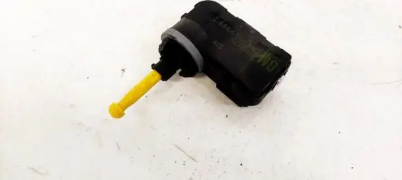 Opel Combo C Headlight level adjustment motor 24405672