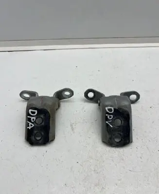 Nissan Juke II F16 Front door upper hinge 