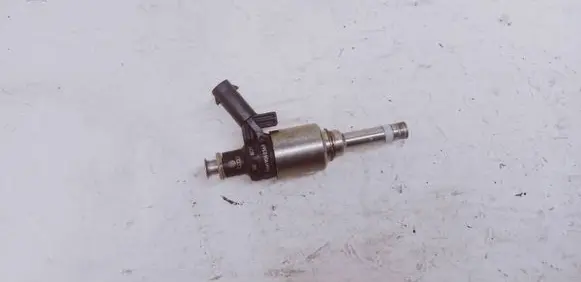 Audi A3 S3 8P Fuel injector 06H906036F 0261500057