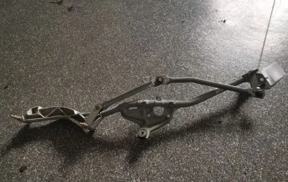 Mercedes-Benz E W211 Front wiper linkage 2118201340 3397020737