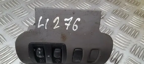 Renault Scenic II - Grand scenic II Headlight level height control switch 8200140984 8200140985