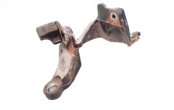 Mazda 6 Engine mounting bracket