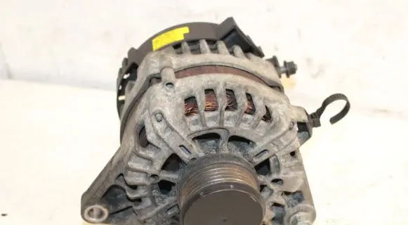 Hyundai i40 Generator/alternator 37300-2A800