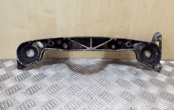 BMW 3 E46 Rear differential/diff mount bracket 1095990