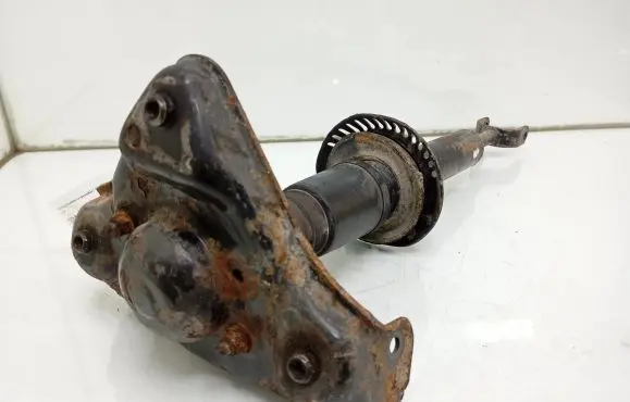 Volkswagen PASSAT B5 Front shock absorber/damper 3B0413031A