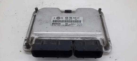 Volkswagen Golf IV Engine control unit/module 038906019AT 1039S00725 0281010974