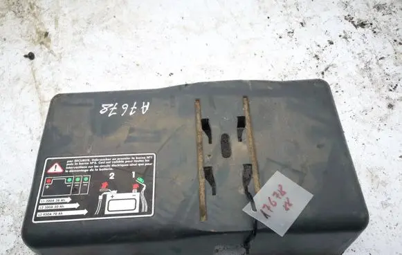 Battery box tray