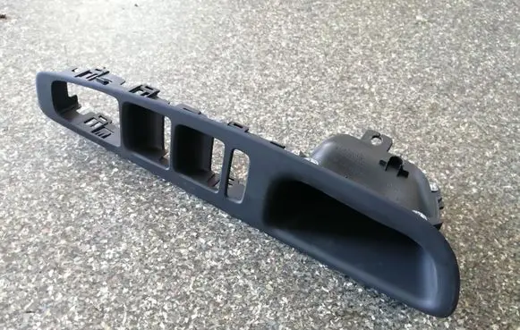 Hyundai Santa Fe Front door window switch trim 82731S1000 82730S1000