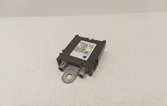 Mercedes-Benz ML W164 Aerial antenna amplifier A2518701889