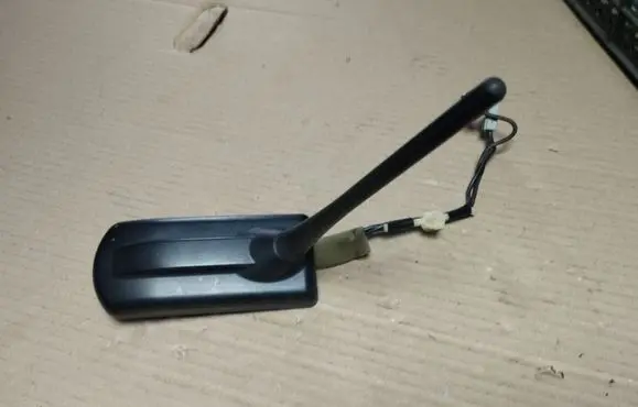 Honda Element Radio antenna V304279C00