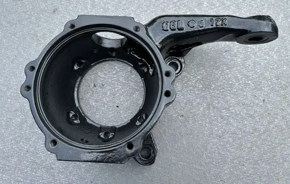 Nissan Patrol Y60 Front wheel hub spindle knuckle 4056606J00