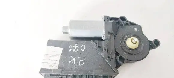 Volkswagen Touareg I Front door window regulator motor 3D1959793E