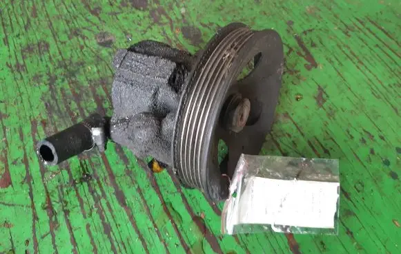 Opel Astra F Power steering pump