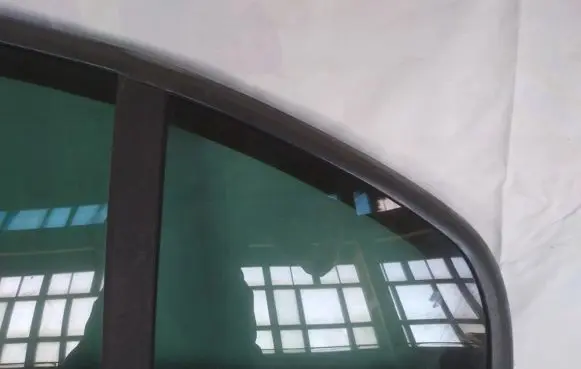 Skoda Superb B5 (3U) Rear vent window glass 