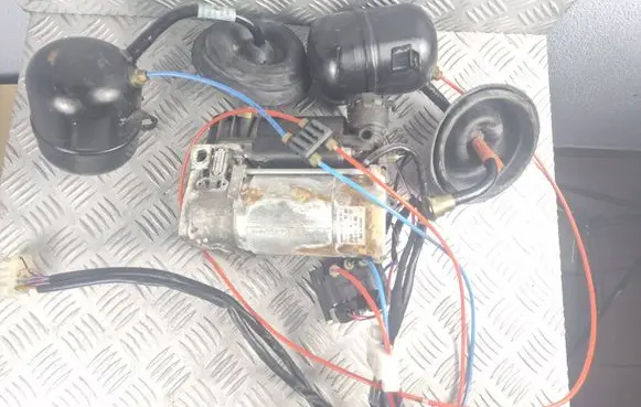 BMW 5 E39 Air suspension compressor/pump 4430200111 1082099