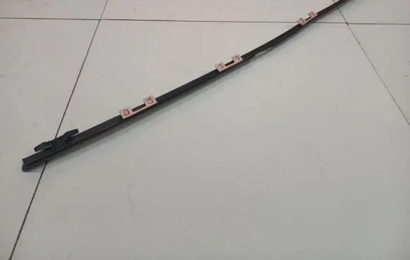 Honda FR-V Front door trim (molding) 731845JDA
