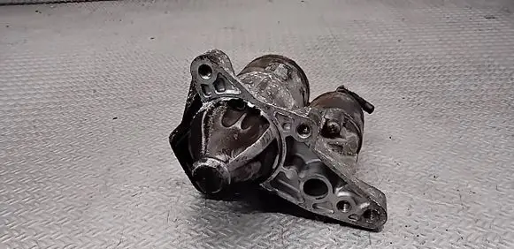 Nissan Note (E11) Starter motor 23300BC200 M000T32171