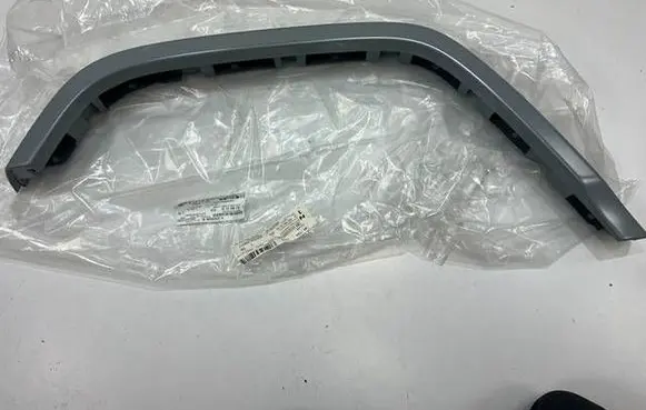 Mercedes-Benz G W463 2nd Gen Front arch trim 7028668VAN A4638805303 A4638806904