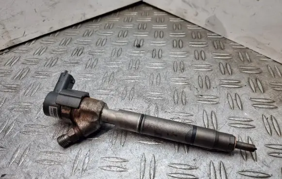 Hyundai ix35 Fuel injector 0445110410