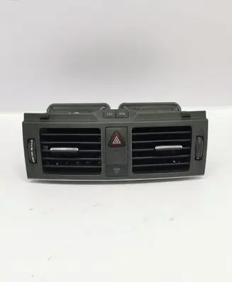 Mercedes-Benz C W204 Dashboard air vent grill cover trim A2048305854