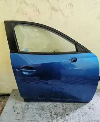 Mazda CX-3 Front door