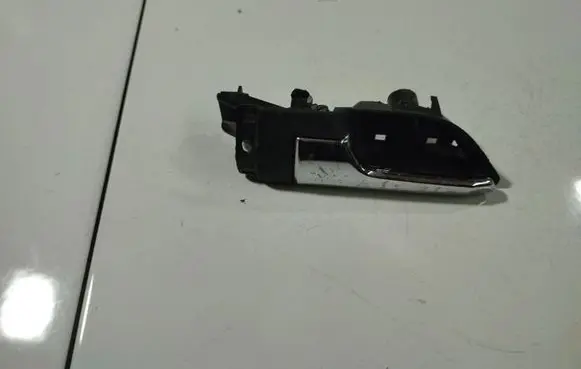 Opel Astra H Rear door interior handle 