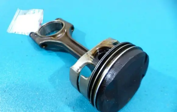 BMW 5 E39 Piston IMPRK947636