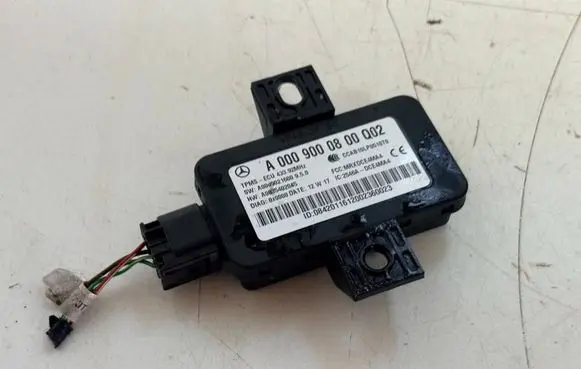 Mercedes-Benz C W204 Tire pressure control unit A0009000800 A0009021600 A0035402045
