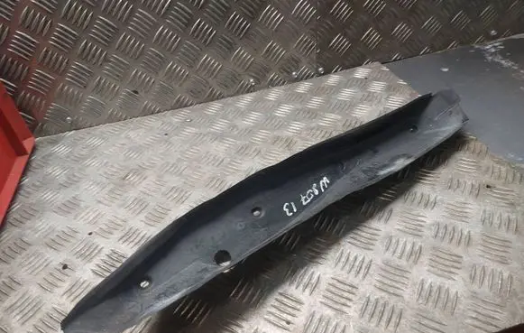 Mercedes-Benz C AMG W204 Front arch trim A2048890225