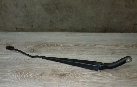 Volvo V70 Front wiper blade arm 8624243 8624266
