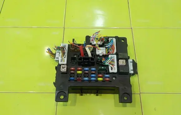 Mitsubishi Lancer VIII Fuse box set 8637A825