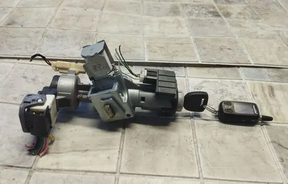 Mazda 3 I Ignition lock 3M513F880C
