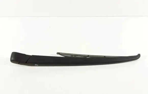 Rear wiper blade arm