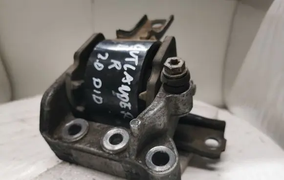 Mitsubishi Outlander other engine part MN134352