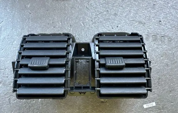 Hyundai Terracan Dash center air vent grill 84960H1600