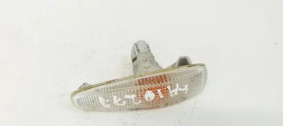 Mitsubishi Outlander Front fender indicator light 