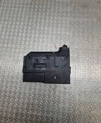 Renault Clio III Battery box tray 8200220647