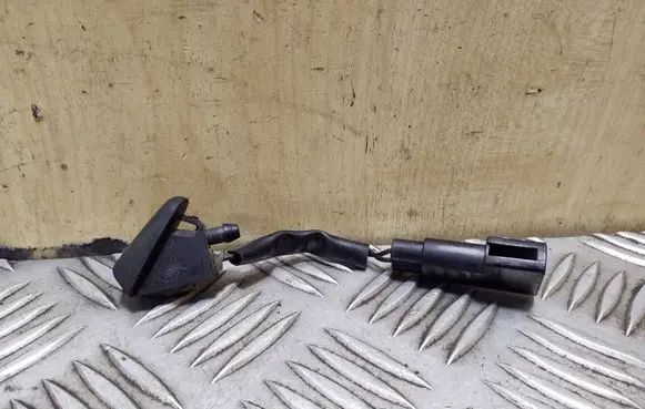 Ford Focus Windshield washer spray nozzle XS4117666AA