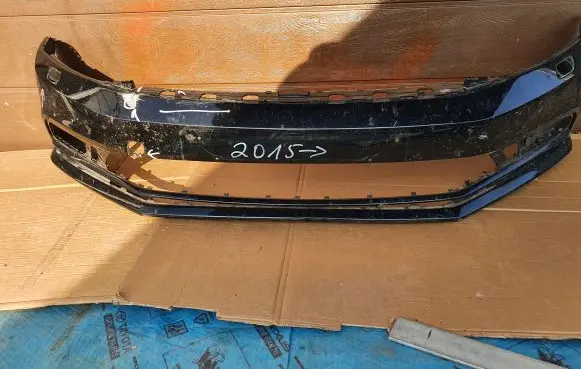 Volkswagen Jetta VI Front bumper 5C6807217N 5C6807217M