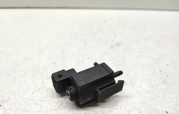 BMW 7 E65 E66 Vacuum valve 1742712