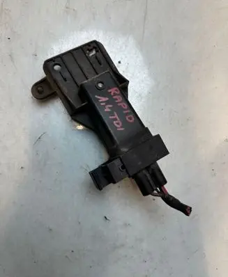 Skoda Rapid (NH) Coolant fan relay 5J0919506